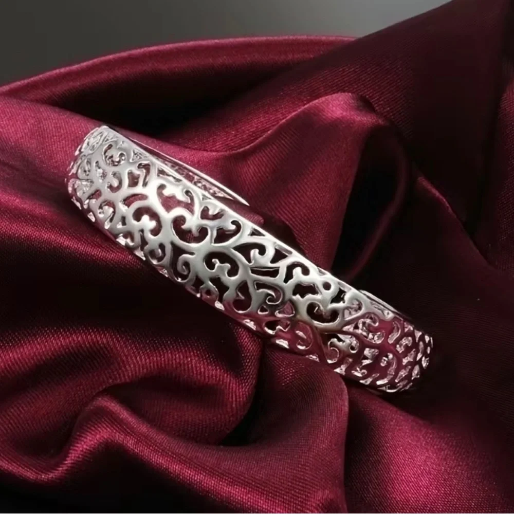 Hollow Out Open Bangle - Picture 3 of 4